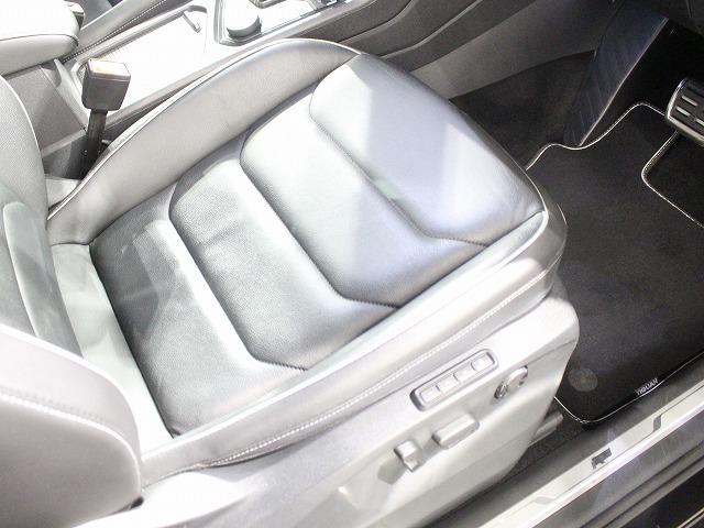 ティグアン ＴＤＩ　４モーション　Ｒライン　ディナウディオ　４ＭＯＴＩＯＮ（四輪駆動）　ディーゼルモデル　ヒートシーター　レザーシート　ディープブラックパールエフェクト　パワーシート（25枚目）
