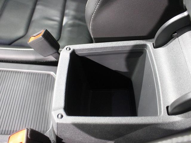 ティグアン ＴＤＩ　４モーション　Ｒライン　ディナウディオ　４ＭＯＴＩＯＮ（四輪駆動）　ディーゼルモデル　ヒートシーター　レザーシート　ディープブラックパールエフェクト　パワーシート（32枚目）