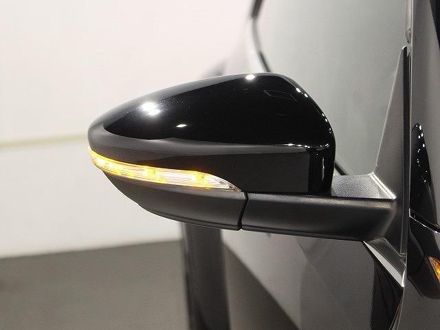 ザ・ビートル Ｒラインマイスター　バイキセノンヘッドライト　クルーズコントロール　インテリアアンビエントライト　リヤスポイラー　純正１８インチアルミホイール　ブラインドスポットディテクション（6枚目）