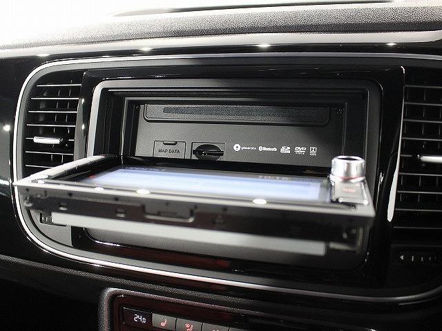 ザ・ビートル Ｒラインマイスター　バイキセノンヘッドライト　クルーズコントロール　インテリアアンビエントライト　リヤスポイラー　純正１８インチアルミホイール　ブラインドスポットディテクション（16枚目）