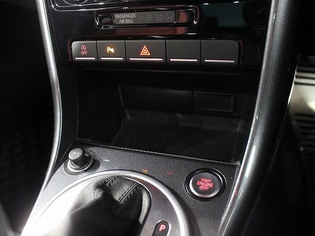 ザ・ビートル Ｒラインマイスター　バイキセノンヘッドライト　クルーズコントロール　インテリアアンビエントライト　リヤスポイラー　純正１８インチアルミホイール　ブラインドスポットディテクション（18枚目）