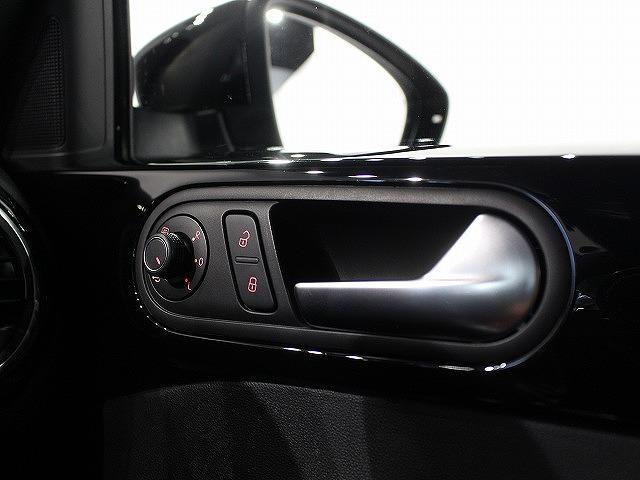 ザ・ビートル Ｒラインマイスター　バイキセノンヘッドライト　クルーズコントロール　インテリアアンビエントライト　リヤスポイラー　純正１８インチアルミホイール　ブラインドスポットディテクション（26枚目）