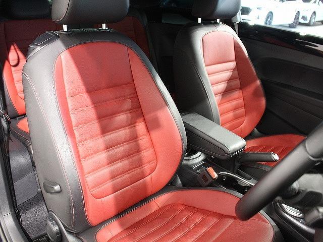 ザ・ビートル Ｒラインマイスター　バイキセノンヘッドライト　クルーズコントロール　インテリアアンビエントライト　リヤスポイラー　純正１８インチアルミホイール　ブラインドスポットディテクション（30枚目）