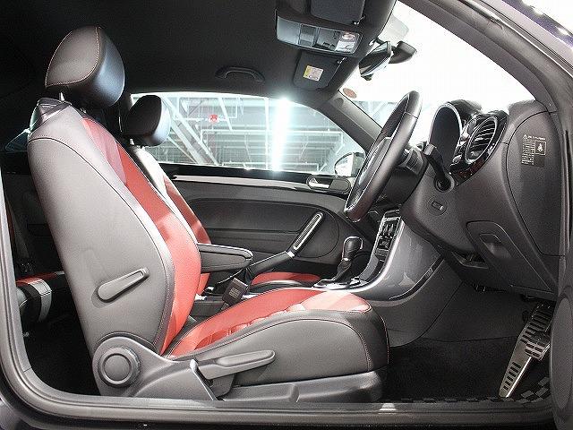 ザ・ビートル Ｒラインマイスター　バイキセノンヘッドライト　クルーズコントロール　インテリアアンビエントライト　リヤスポイラー　純正１８インチアルミホイール　ブラインドスポットディテクション（31枚目）