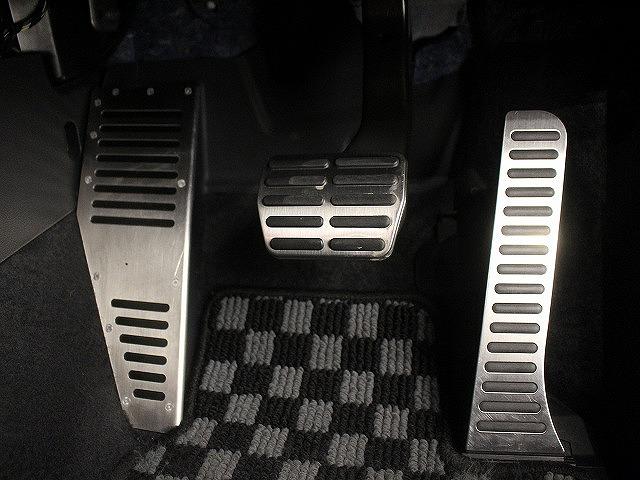 ザ・ビートル Ｒラインマイスター　バイキセノンヘッドライト　クルーズコントロール　インテリアアンビエントライト　リヤスポイラー　純正１８インチアルミホイール　ブラインドスポットディテクション（35枚目）