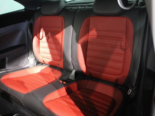 ザ・ビートル Ｒラインマイスター　バイキセノンヘッドライト　クルーズコントロール　インテリアアンビエントライト　リヤスポイラー　純正１８インチアルミホイール　ブラインドスポットディテクション（42枚目）