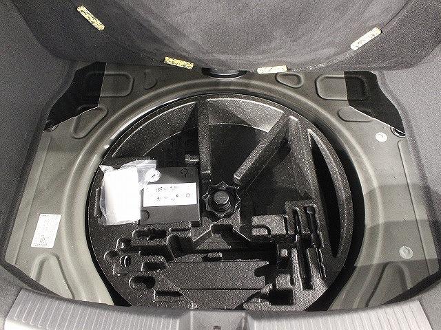 ザ・ビートル Ｒラインマイスター　バイキセノンヘッドライト　クルーズコントロール　インテリアアンビエントライト　リヤスポイラー　純正１８インチアルミホイール　ブラインドスポットディテクション（45枚目）