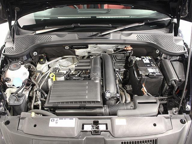 ザ・ビートル Ｒラインマイスター　バイキセノンヘッドライト　クルーズコントロール　インテリアアンビエントライト　リヤスポイラー　純正１８インチアルミホイール　ブラインドスポットディテクション（49枚目）