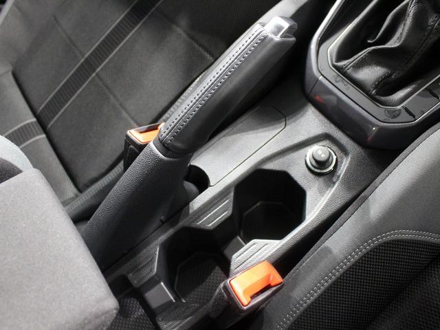 ポロ TSIスタイル IQライト ピュアホワイト レーンキープアシスト アダティブクルーズコントロール ハイオクモデル 純正アルミホイール レンタカーアップ(15枚目)