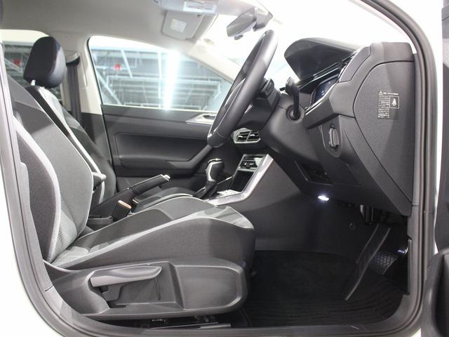 ポロ TSIスタイル IQライト ピュアホワイト レーンキープアシスト アダティブクルーズコントロール ハイオクモデル 純正アルミホイール レンタカーアップ(24枚目)