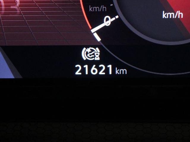 ゴルフGTI ベースグレード カープレイ対応 アンビエントライト トラベルアシスト クルーズコントロール 障害物センサー ワンオーナー 純正ホイール 禁煙車(17枚目)