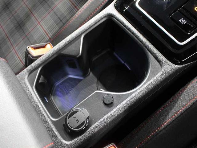 ゴルフGTI ベースグレード カープレイ対応 アンビエントライト トラベルアシスト クルーズコントロール 障害物センサー ワンオーナー 純正ホイール 禁煙車(26枚目)