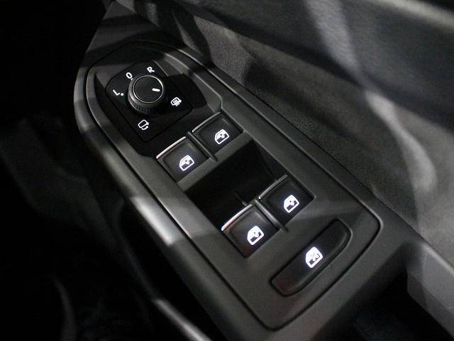 ゴルフGTI ベースグレード カープレイ対応 アンビエントライト トラベルアシスト クルーズコントロール 障害物センサー ワンオーナー 純正ホイール 禁煙車(32枚目)