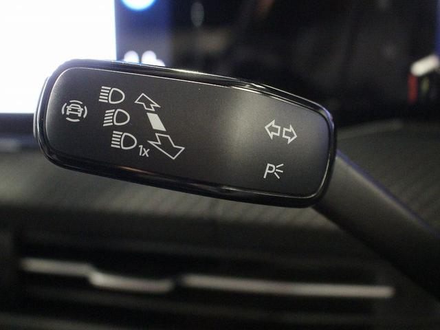 ゴルフヴァリアント eTSI Rライン カープレイ対応 アンビエントライト トラベルアシスト クルーズコントロール 障害物センサー マイルドハイブリット ワンオーナー 純正ホイール 禁煙車(23枚目)