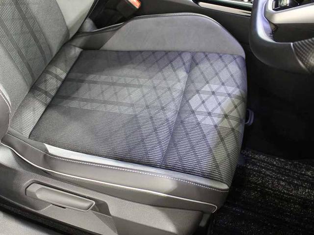 ゴルフヴァリアント eTSI Rライン カープレイ対応 アンビエントライト トラベルアシスト クルーズコントロール 障害物センサー マイルドハイブリット ワンオーナー 純正ホイール 禁煙車(33枚目)