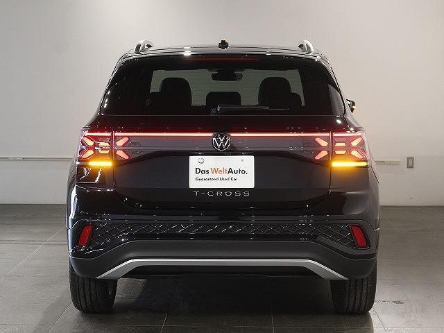 Ｔ－クロス ＴＳＩ　Ｒライン　フォルクスワーゲン　新型Ｔ－ＣＲＯＳＳ　ＴＳＩ　Ｒ－Ｌｉｎｅ　ディープブラックパールエフェクト　試乗車　ＣＡＲＰＬＡＹ対応（19枚目）