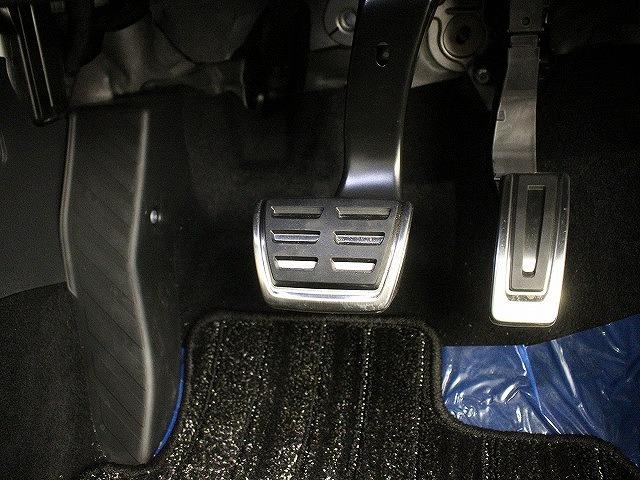 Ｔ－クロス ＴＳＩ　Ｒライン　フォルクスワーゲン　新型Ｔ－ＣＲＯＳＳ　ＴＳＩ　Ｒ－Ｌｉｎｅ　ディープブラックパールエフェクト　試乗車　ＣＡＲＰＬＡＹ対応（51枚目）
