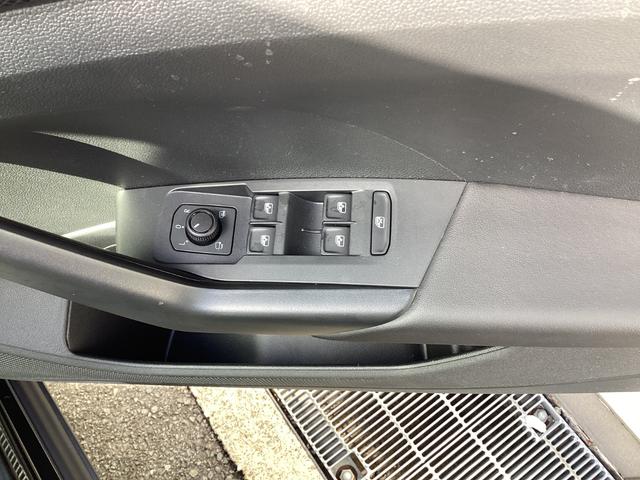 T-クロス TSI アクティブ アダティブクルーズコントロール レーンキープアシスト ディープブラックパールエフェクト LEDヘッドライト CARPLAY搭載(16枚目)