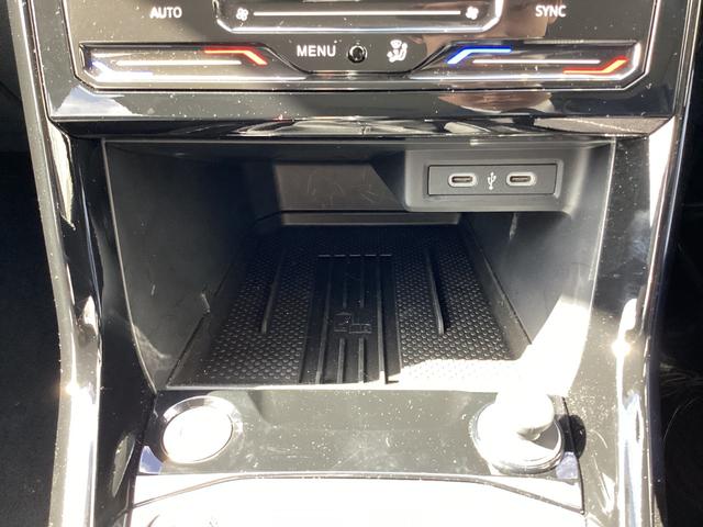 T-クロス TSI アクティブ アダティブクルーズコントロール レーンキープアシスト ディープブラックパールエフェクト LEDヘッドライト CARPLAY搭載(39枚目)