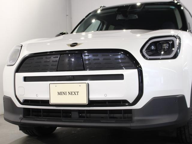 ＭＩＮＩ カントリーマンＥ　クラシック・トリム　デモカー／ＣＬＡＳＳＩＣ／認定中古車／ディーラー／シートヒーター／Ｈａｒｍａｎ　Ｋａｒｄｏｎ／ステアリングヒーター／ＬＥＤ－ヘッドライト／ハイビームアシスタント／Ｃｌａｓｓｉｃ　Ｔｒｉｍ／正規ディーラ（5枚目）