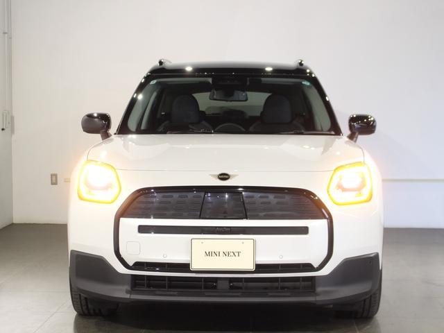 ＭＩＮＩ カントリーマンＥ　クラシック・トリム　デモカー／ＣＬＡＳＳＩＣ／認定中古車／ディーラー／シートヒーター／Ｈａｒｍａｎ　Ｋａｒｄｏｎ／ステアリングヒーター／ＬＥＤ－ヘッドライト／ハイビームアシスタント／Ｃｌａｓｓｉｃ　Ｔｒｉｍ／正規ディーラ（7枚目）