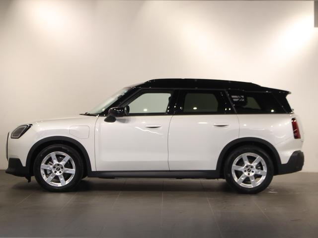 ＭＩＮＩ カントリーマンＥ　クラシック・トリム　デモカー／ＣＬＡＳＳＩＣ／認定中古車／ディーラー／シートヒーター／Ｈａｒｍａｎ　Ｋａｒｄｏｎ／ステアリングヒーター／ＬＥＤ－ヘッドライト／ハイビームアシスタント／Ｃｌａｓｓｉｃ　Ｔｒｉｍ／正規ディーラ（15枚目）