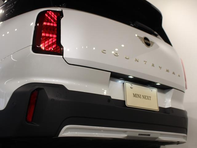 ＭＩＮＩ カントリーマンＥ　クラシック・トリム　デモカー／ＣＬＡＳＳＩＣ／認定中古車／ディーラー／シートヒーター／Ｈａｒｍａｎ　Ｋａｒｄｏｎ／ステアリングヒーター／ＬＥＤ－ヘッドライト／ハイビームアシスタント／Ｃｌａｓｓｉｃ　Ｔｒｉｍ／正規ディーラ（22枚目）