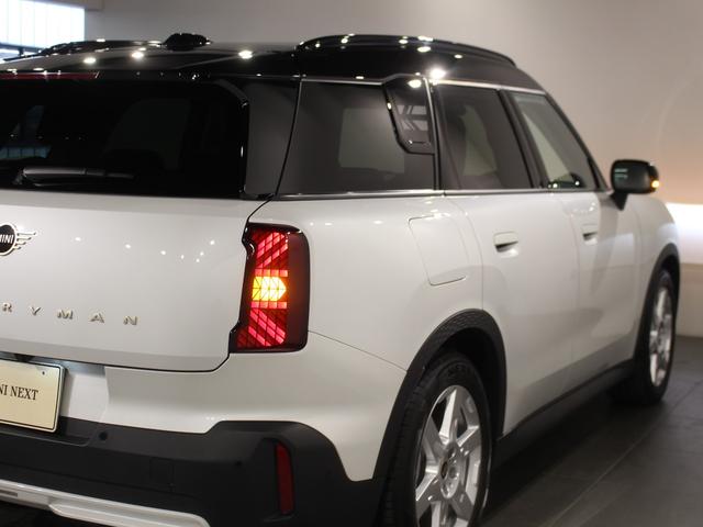 ＭＩＮＩ カントリーマンＥ　クラシック・トリム　デモカー／ＣＬＡＳＳＩＣ／認定中古車／ディーラー／シートヒーター／Ｈａｒｍａｎ　Ｋａｒｄｏｎ／ステアリングヒーター／ＬＥＤ－ヘッドライト／ハイビームアシスタント／Ｃｌａｓｓｉｃ　Ｔｒｉｍ／正規ディーラ（23枚目）
