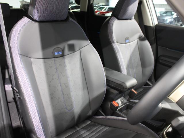 ＭＩＮＩ カントリーマンＥ　クラシック・トリム　デモカー／ＣＬＡＳＳＩＣ／認定中古車／ディーラー／シートヒーター／Ｈａｒｍａｎ　Ｋａｒｄｏｎ／ステアリングヒーター／ＬＥＤ－ヘッドライト／ハイビームアシスタント／Ｃｌａｓｓｉｃ　Ｔｒｉｍ／正規ディーラ（49枚目）