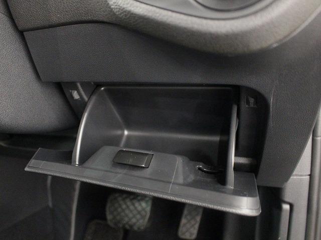 ゴルフ ＴＳＩコンフォートライン　マイスター　ナビゲーション　バックカメラ　前後センサー　クルーズコントロール　デジタルメーター　オートエアコン　ＣＤ　ＤＶＤ　ミュージックサーバー　ＴＶチューナー　ＬＥＤヘッドライト　オートワイパー（52枚目）