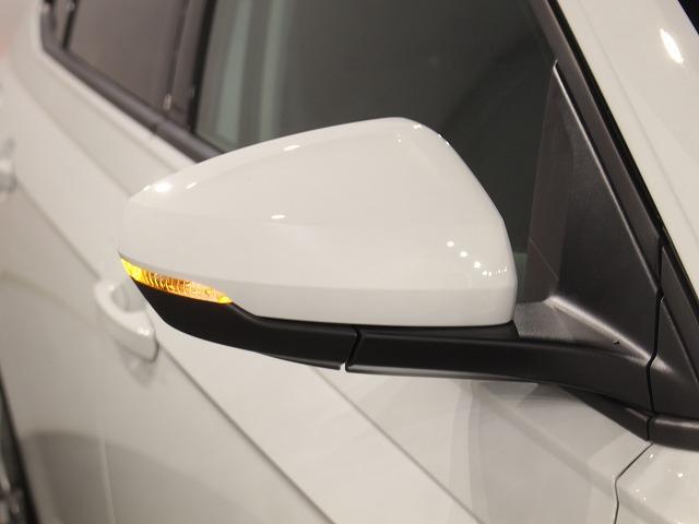 ポロ TSIコンフォートラインリミテッド LEDヘッドライト クルーズコントロール ナビ付 アップルカープレー対応 バックカメラ コーナーセンサー 駐車支援システム 非接触充電 ドライブレコーダー ETC(10枚目)