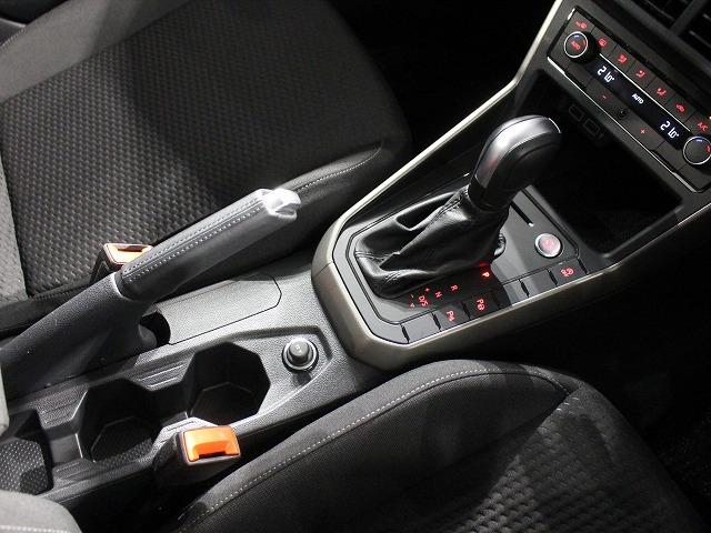 ポロ TSIコンフォートラインリミテッド LEDヘッドライト クルーズコントロール ナビ付 アップルカープレー対応 バックカメラ コーナーセンサー 駐車支援システム 非接触充電 ドライブレコーダー ETC(32枚目)