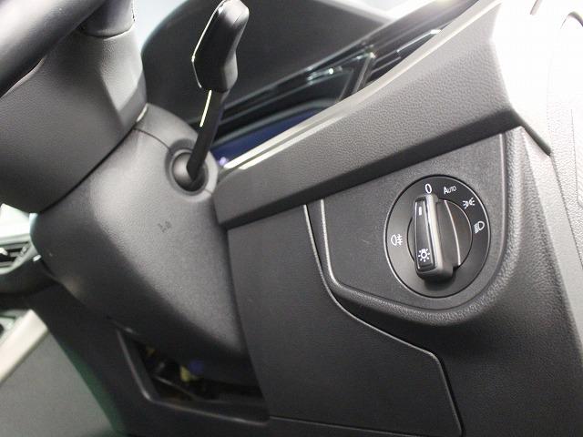 ポロ TSIコンフォートラインリミテッド LEDヘッドライト クルーズコントロール ナビ付 アップルカープレー対応 バックカメラ コーナーセンサー 駐車支援システム 非接触充電 ドライブレコーダー ETC(50枚目)