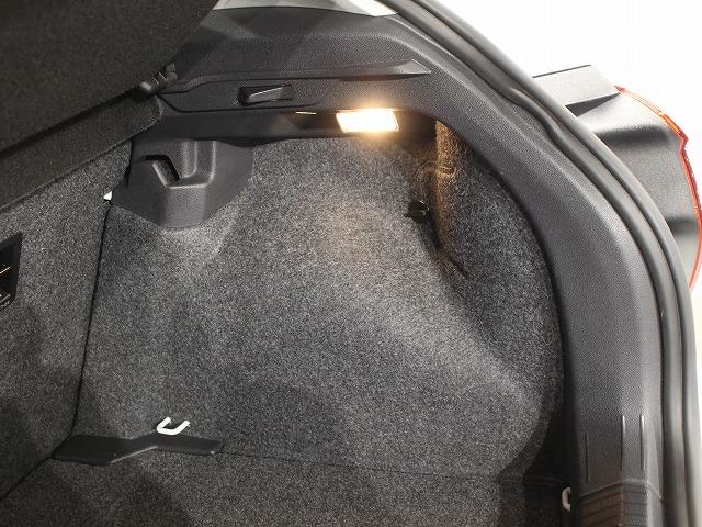 ポロ TSIコンフォートラインリミテッド LEDヘッドライト クルーズコントロール ナビ付 アップルカープレー対応 バックカメラ コーナーセンサー 駐車支援システム 非接触充電 ドライブレコーダー ETC(76枚目)