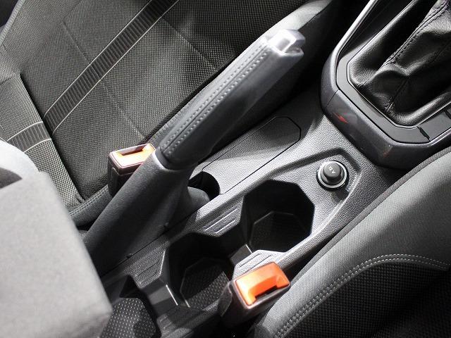 ポロ TSIスタイル ナビゲーションバックモニターコーナーセンサークルーズ駐車支援システム非接触充電CarPlay対応(34枚目)