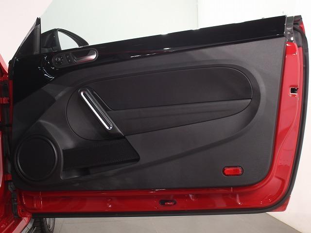 ザ・ビートル 2.0Rラインマイスター サンルーフ レザーシート シートヒーター ナビゲーション バックカメラ オートエアコン オートライト ETC車載器 Bluetooth CDプレーヤー 純正アルミホイール(51枚目)