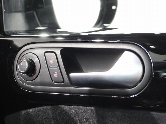 ザ・ビートル Rラインマイスター ナビゲーション バックカメラ オートエアコン レザーシート レーンチェンジワーニング クルーズコントロール 純正アルミホール シートヒーター フォグランプ リアフォグランプ ステンレスアルミペダル(43枚目)