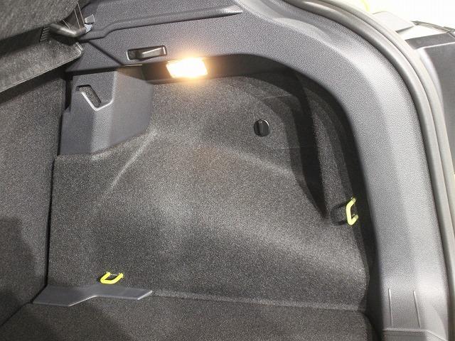 Ｔ－クロス ＴＳＩ　Ｒライン　デモカー　シートヒーター　トラベルアシスト　マトリックスヘッドライト　ナビゲーション　バックカメラ　衝突被害軽減ブレーキ　レーンチェンジワーニング　レーンキープ（68枚目）