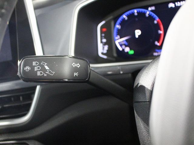 Ｔ－ロック ＴＳＩ　スタイル　試乗車　ＣａｒＰｌａｙ対応　アダプティブクルーズコントロール　レーンキープアシスト　パワーテールゲート　オートライト　衝突軽減ブレーキ　パーキングアシスト搭載車（50枚目）