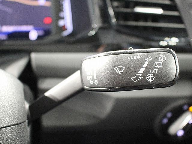 Ｔ－ロック ＴＳＩ　ブラックスタイル　ＣａｒＰｌａｙ対応　アダプティブクルーズコントロール　レーンキープアシスト　パワーテールゲート　オートライト　衝突軽減ブレーキ　パーキングアシスト搭載車（34枚目）