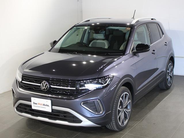 Ｔ－クロス ＴＳＩ　スタイル　デザインパッケージ　衝突被害軽減ブレーキ　トラベルアシスト　クルーズコントロール　バックカメラ　オートエアコン　カープレー対応　ナビゲーション　デジタルメーター　オートライト（7枚目）