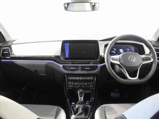 Ｔ－クロス ＴＳＩ　スタイル　デザインパッケージ　衝突被害軽減ブレーキ　トラベルアシスト　クルーズコントロール　バックカメラ　オートエアコン　カープレー対応　ナビゲーション　デジタルメーター　オートライト（55枚目）