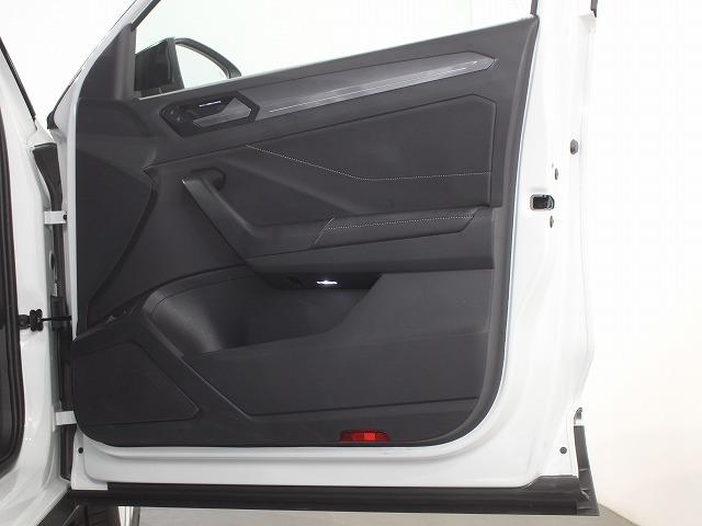 Ｔ－ロック ＴＳＩ　スタイル　マトリックスヘッドライト　トラベルアシスト　オートエアコン　オートマチックテールゲート　オートワイパー　オートライト　レーンチェンジワーニング　カープレー対応（41枚目）