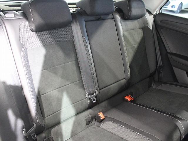 Ｔ－ロック ＴＳＩ　スタイル　マトリックスヘッドライト　トラベルアシスト　オートエアコン　オートマチックテールゲート　オートワイパー　オートライト　レーンチェンジワーニング　カープレー対応（50枚目）