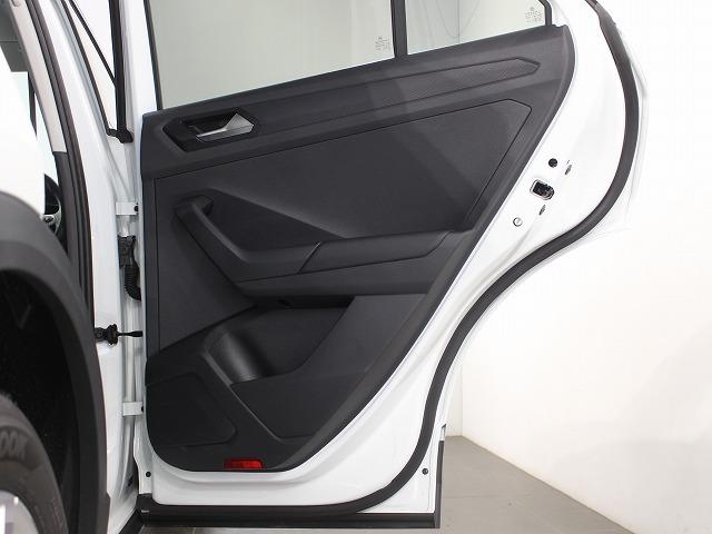 Ｔ－ロック ＴＳＩ　スタイル　マトリックスヘッドライト　トラベルアシスト　オートエアコン　オートマチックテールゲート　オートワイパー　オートライト　レーンチェンジワーニング　カープレー対応（53枚目）