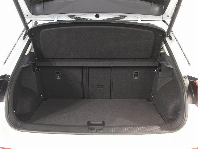 Ｔ－ロック ＴＳＩ　スタイル　マトリックスヘッドライト　トラベルアシスト　オートエアコン　オートマチックテールゲート　オートワイパー　オートライト　レーンチェンジワーニング　カープレー対応（55枚目）