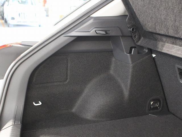 Ｔ－ロック ＴＳＩ　スタイル　マトリックスヘッドライト　トラベルアシスト　オートエアコン　オートマチックテールゲート　オートワイパー　オートライト　レーンチェンジワーニング　カープレー対応（60枚目）