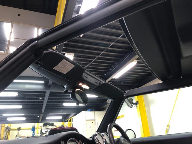 ＭＩＮＩ クーパーＳ　コンバーチブル　サイドウォーク　第一世代最終モデル特別仕様車　当社コレクション車両　６速マニュアルＭＴ　クロノメーター　モルトブラウンレザーシート　シートヒーター　電動オープン　ＣＤ／ＡＵＸ入力／ラジオ　ＥＴＣ　ＨＩＤ　グー鑑定付き（16枚目）