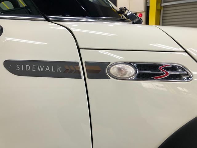 ＭＩＮＩ クーパーＳ　コンバーチブル　サイドウォーク　第一世代最終モデル特別仕様車　当社コレクション車両　６速マニュアルＭＴ　クロノメーター　モルトブラウンレザーシート　シートヒーター　電動オープン　ＣＤ／ＡＵＸ入力／ラジオ　ＥＴＣ　ＨＩＤ　グー鑑定付き（35枚目）