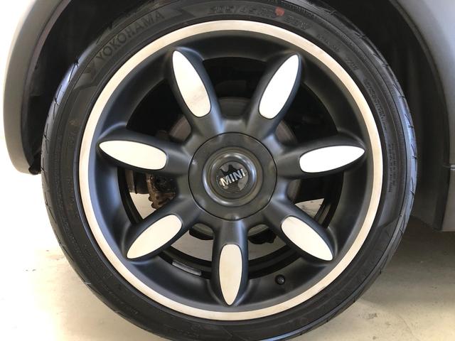 ＭＩＮＩ クーパーＳ　コンバーチブル　サイドウォーク　第一世代最終モデル特別仕様車　当社コレクション車両　６速マニュアルＭＴ　クロノメーター　モルトブラウンレザーシート　シートヒーター　電動オープン　ＣＤ／ＡＵＸ入力／ラジオ　ＥＴＣ　ＨＩＤ　グー鑑定付き（49枚目）